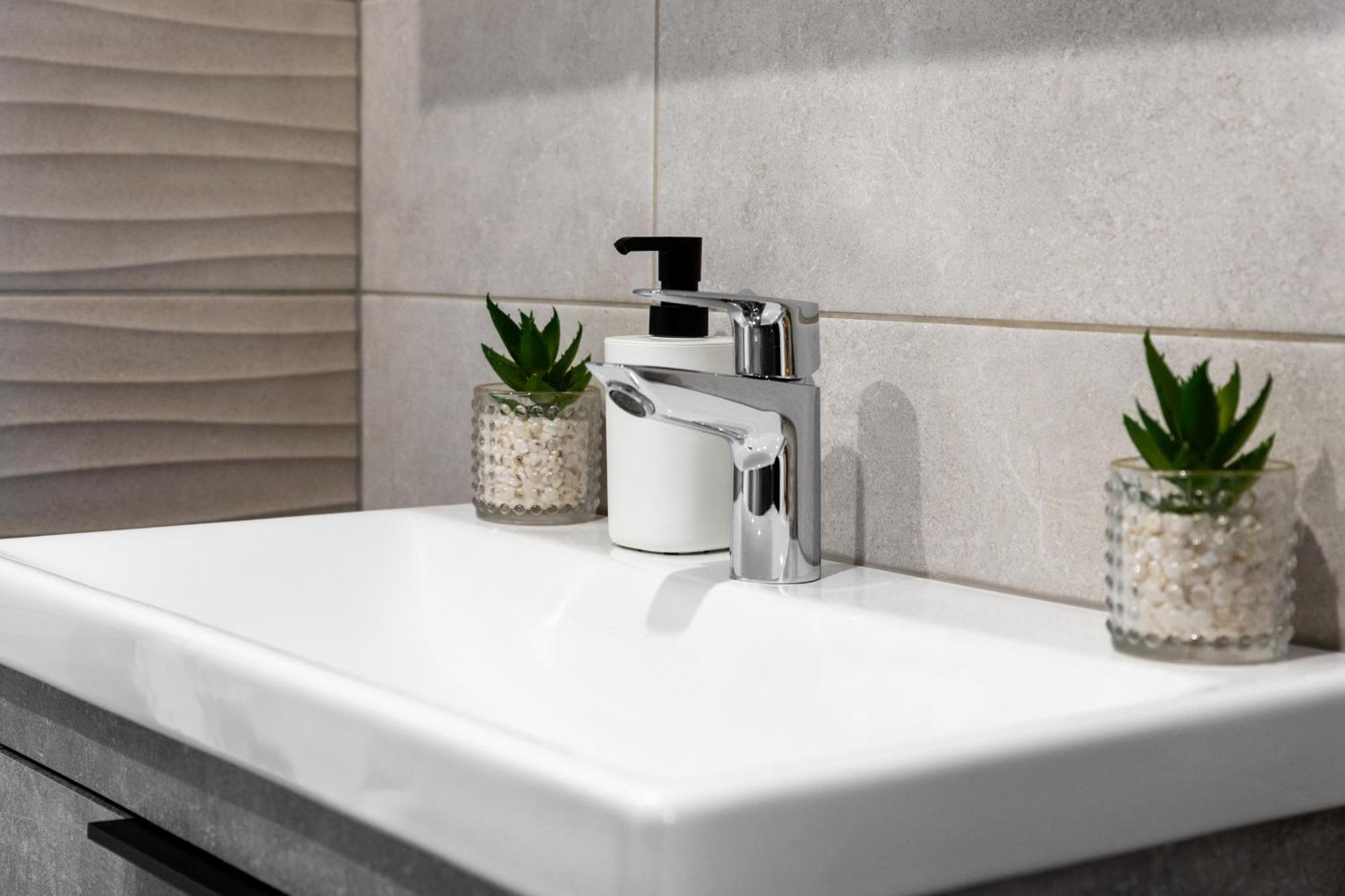 Fortune Apartments - River View, Contactless Tartu Bagian luar foto