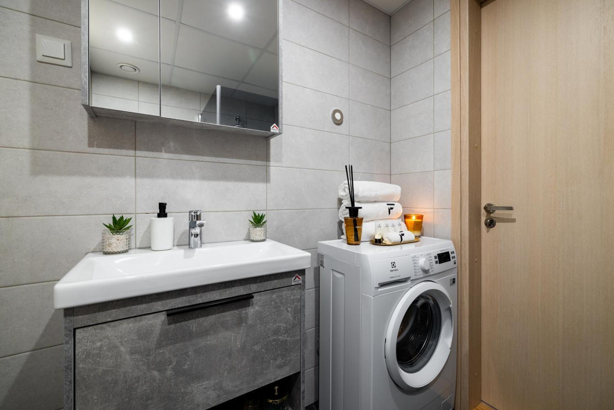 Fortune Apartments - River View, Contactless Tartu Bagian luar foto